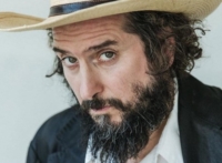 BARI : VINICIO CAPOSSELA PRESENTA 
