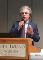 PUGLIA : CONFESERCENTI : SANTORSOLA CONFERMATO PRESIDENTE BALNEARI