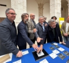 OSTUNI : CARTOLINA-MANIFESTO PER SALVARE GLI ULIVI MONUMENTALI
