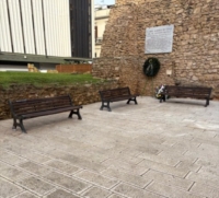 BRINDISI : LE PANCHINE TORNATE IN PIAZZETTA SOTTILE-DE FALCO