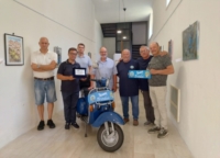BRINDISI : MOSTRA ANNI 80 VESPA